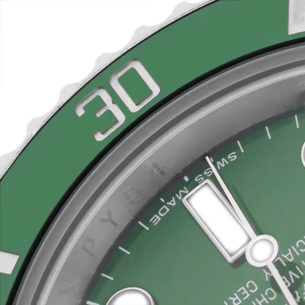 Zielony ceramiczny bezel — precyzyjne grawerowanie i lustrzany poler